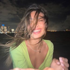 Meet your Posher, Chloe